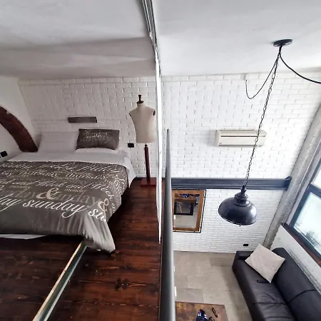 Apartment Loft Centro, 10 Min From Duomo