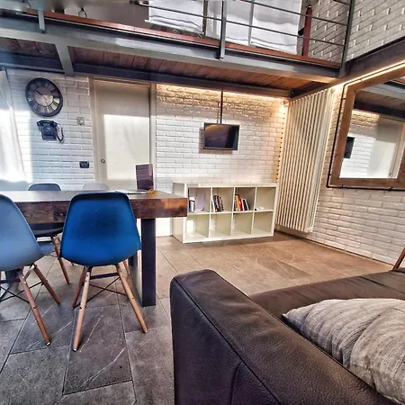 Apartment Loft Centro, 10 Min From Duomo